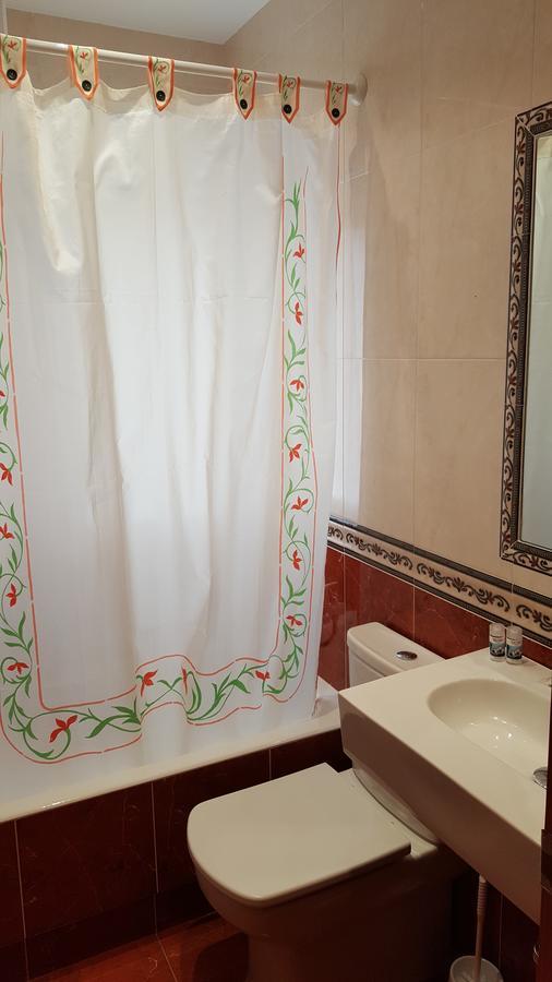 Hostal Rosi Laredo Exterior foto